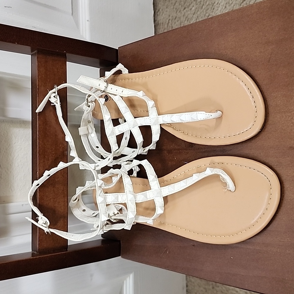 White Spike Strappy Flat Sandal 8.5/10